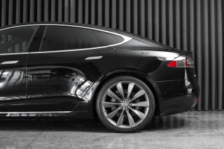 Tesla Model S 90D