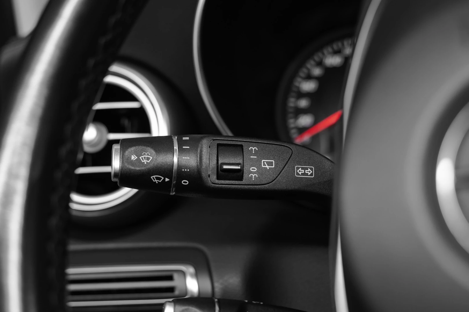 Mercedes-Benz C 220 d Station 9G-TRONIC AMG Line