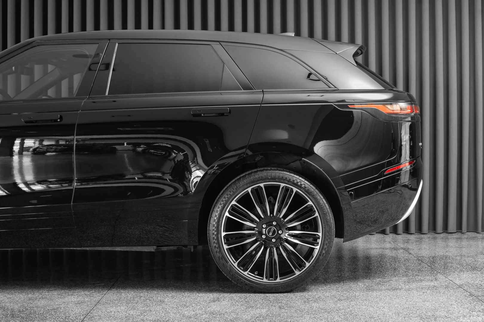 Land Rover Range Rover Velar 2.0 D R-Dynamic HSE