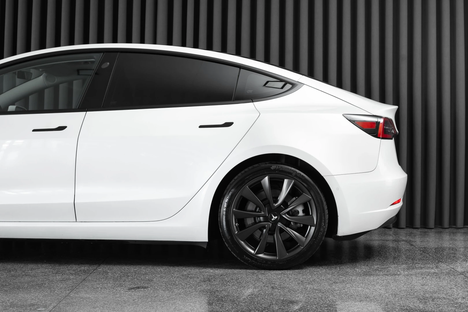 Tesla Model 3 Long Range AWD Dual Motor