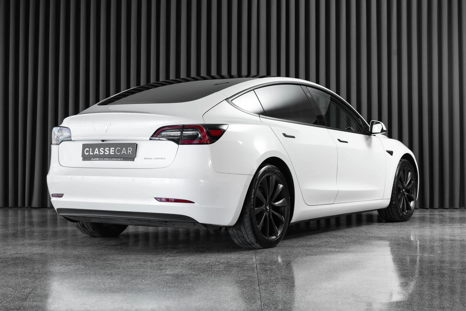 Tesla Model 3 Long Range AWD Dual Motor