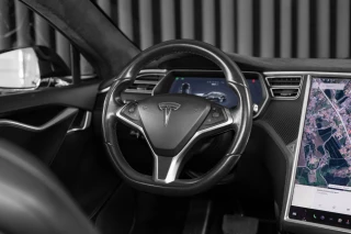 Tesla Model S 90D