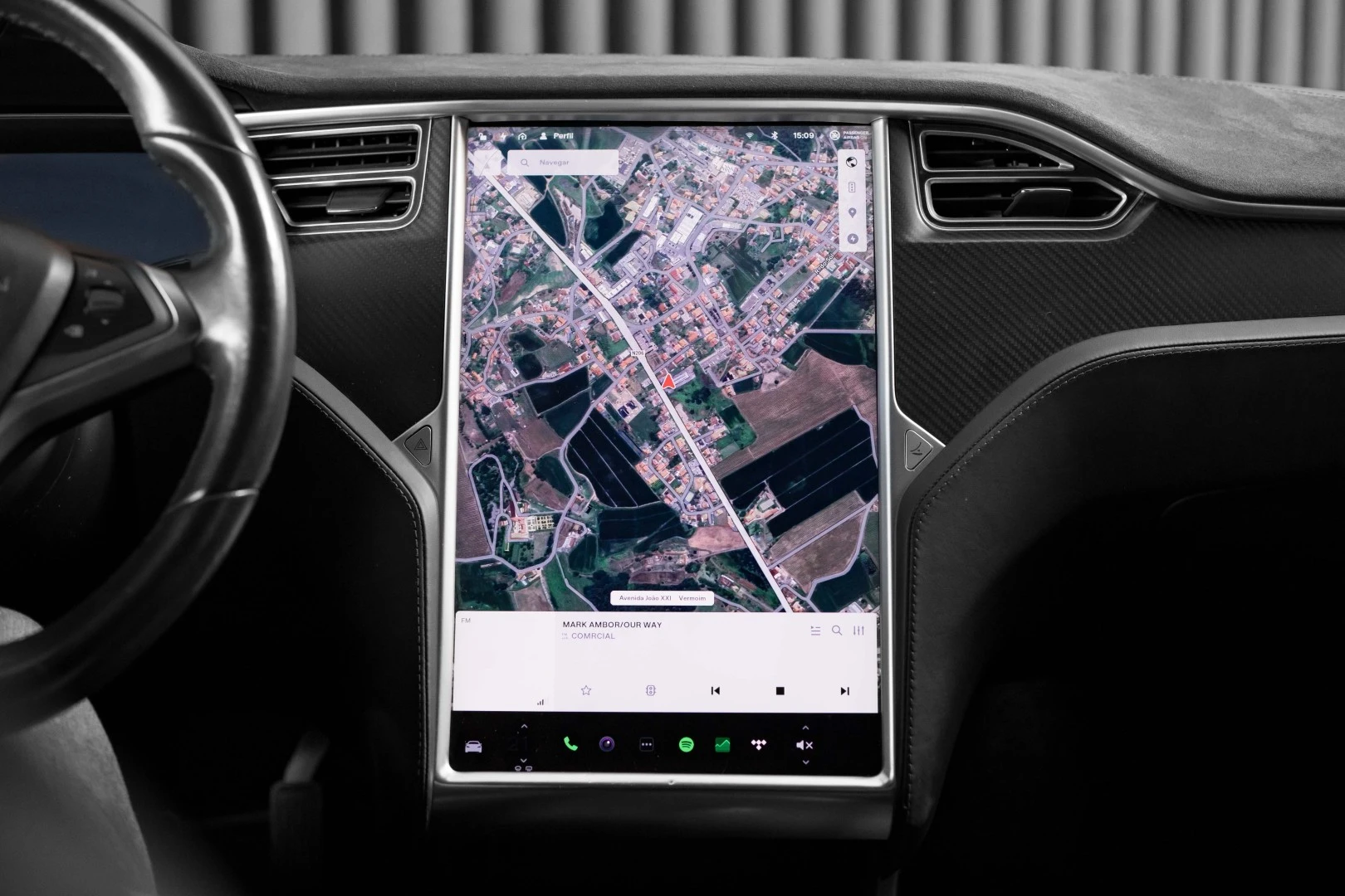 Tesla Model S 90D