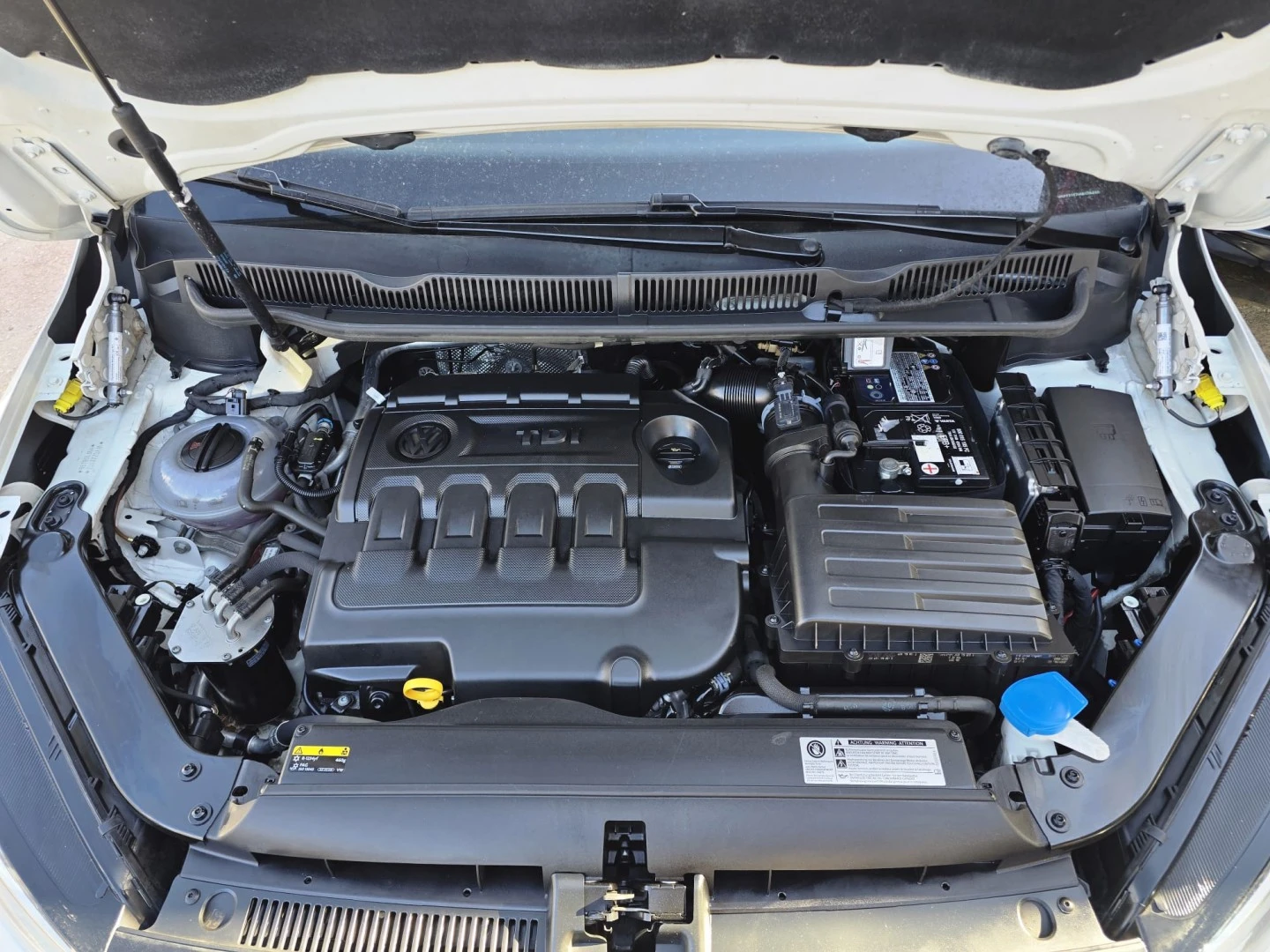 VW Touran 1.6 TDI R-Line DSG