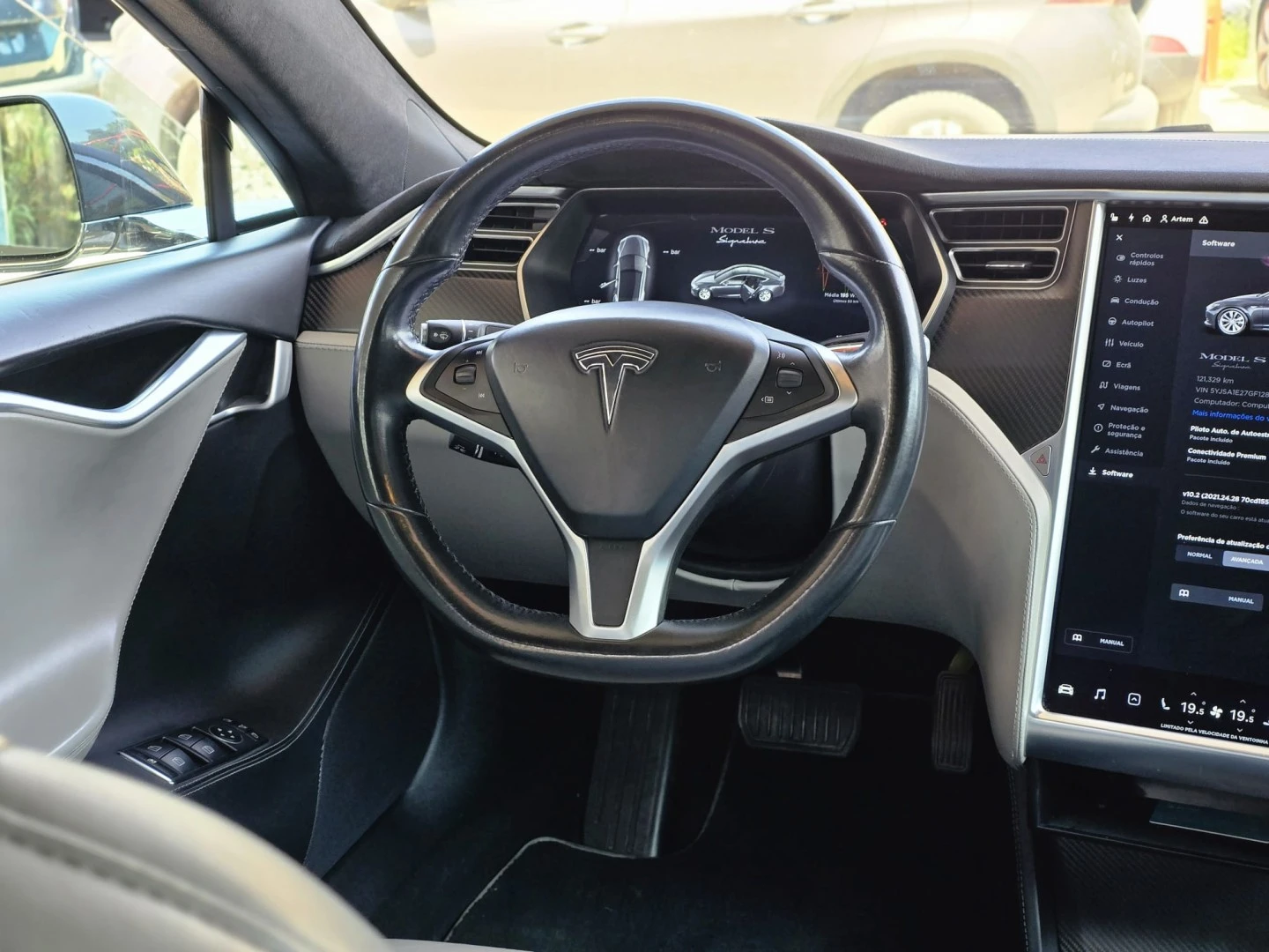 Tesla Model S 85D