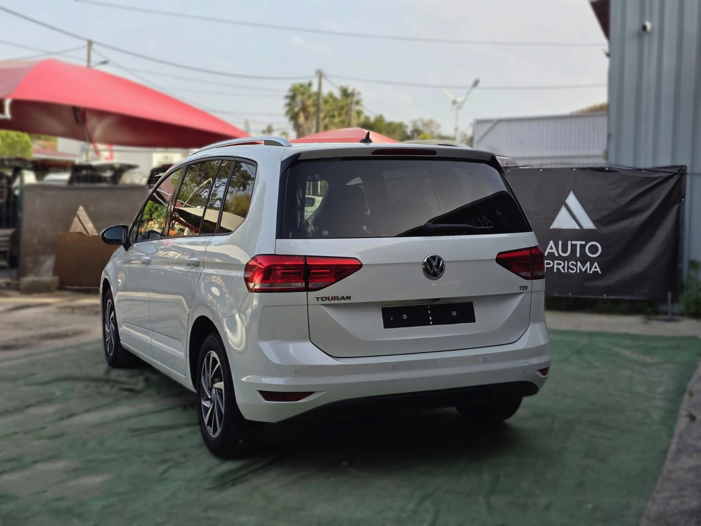 VW Touran 1.6 TDI R-Line DSG
