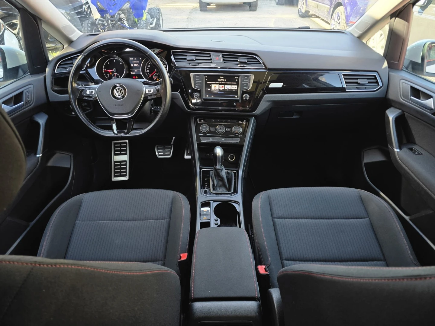 VW Touran 1.6 TDI R-Line DSG