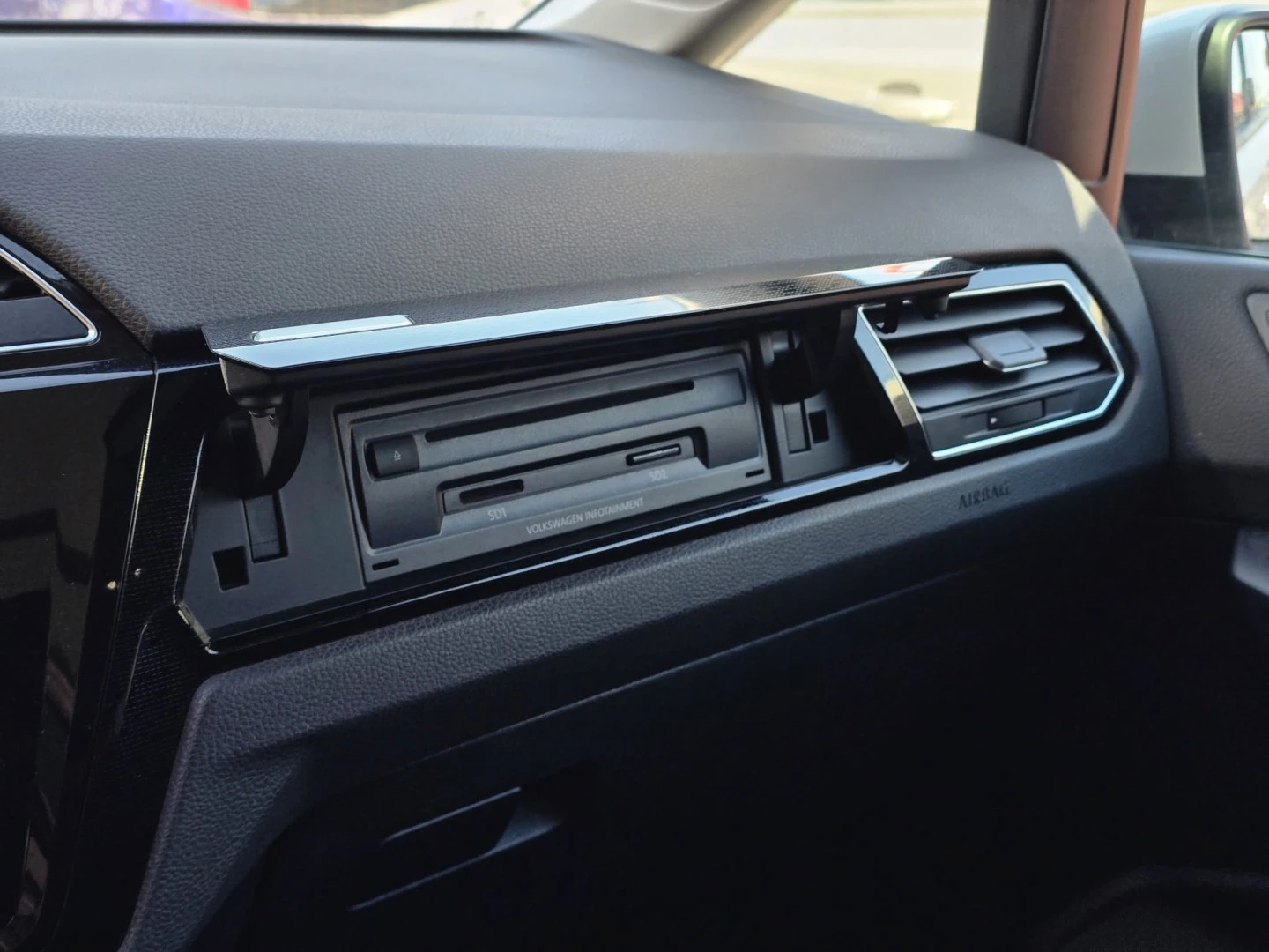 VW Touran 1.6 TDI R-Line DSG