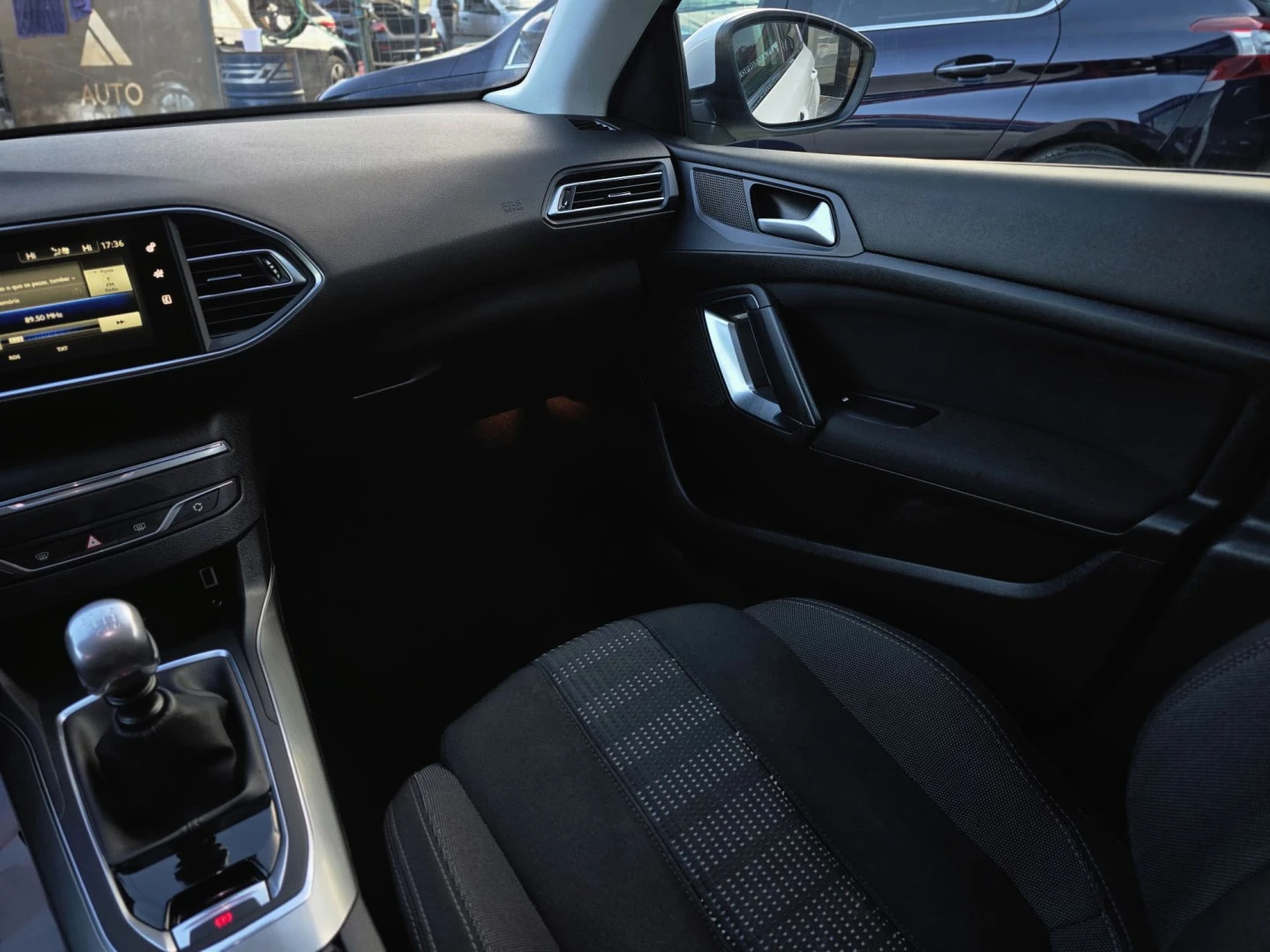 Peugeot 308 1.6 BlueHDi Allure J17