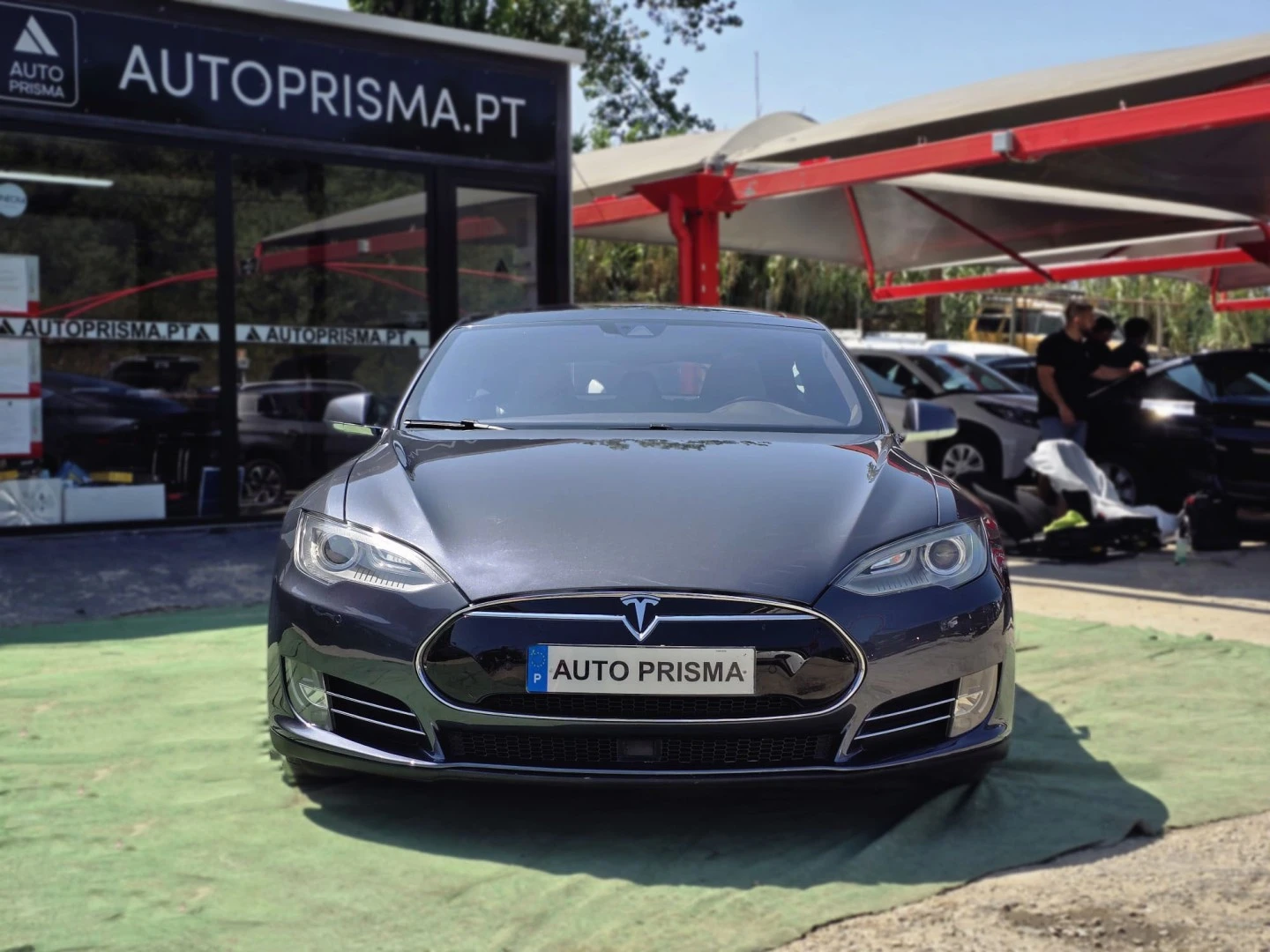 Tesla Model S 85D