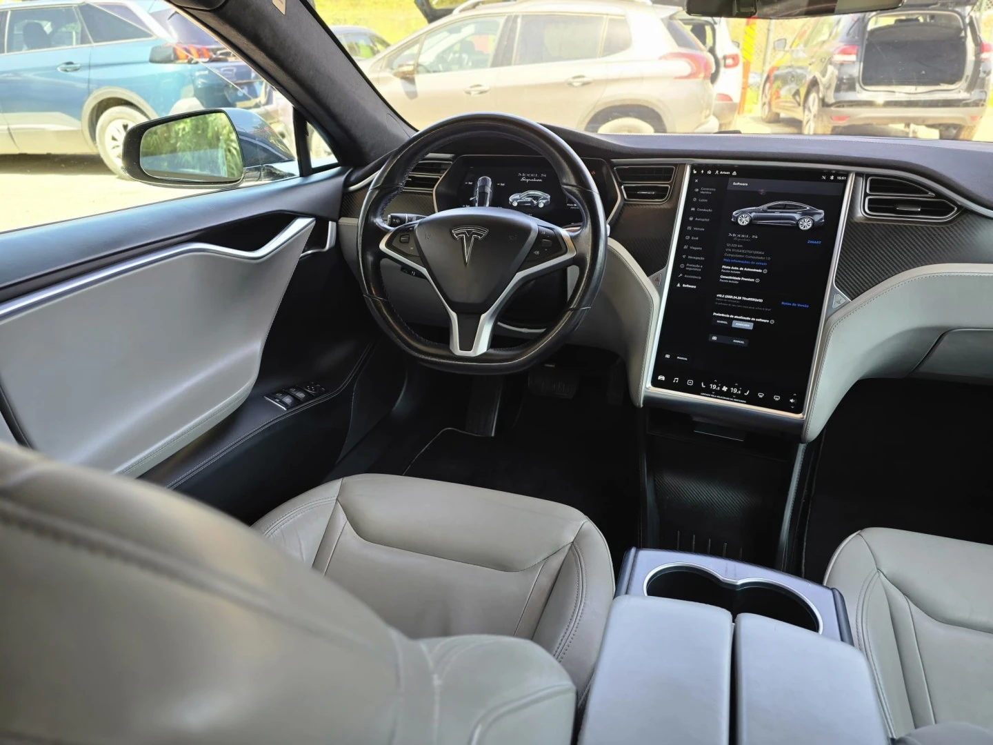 Tesla Model S 85D