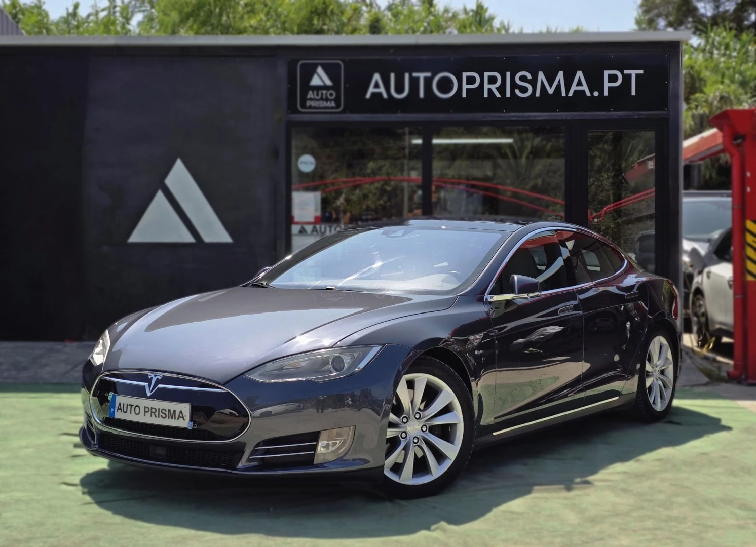 Tesla Model S 85D