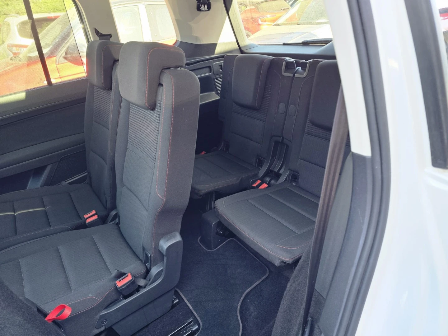VW Touran 1.6 TDI R-Line DSG
