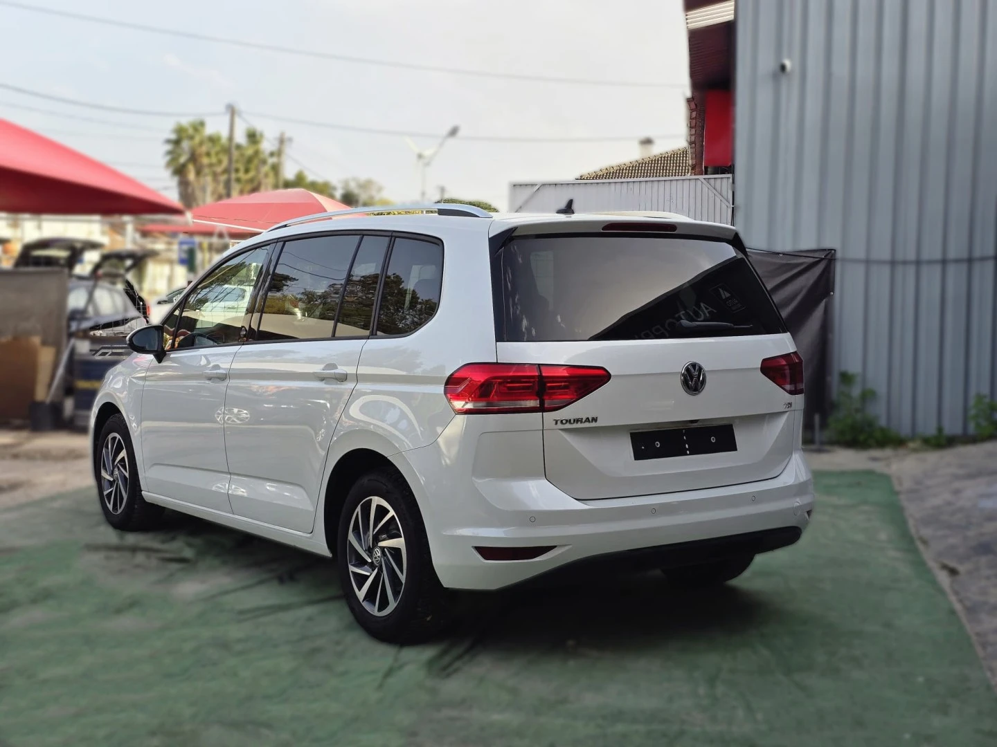 VW Touran 1.6 TDI R-Line DSG