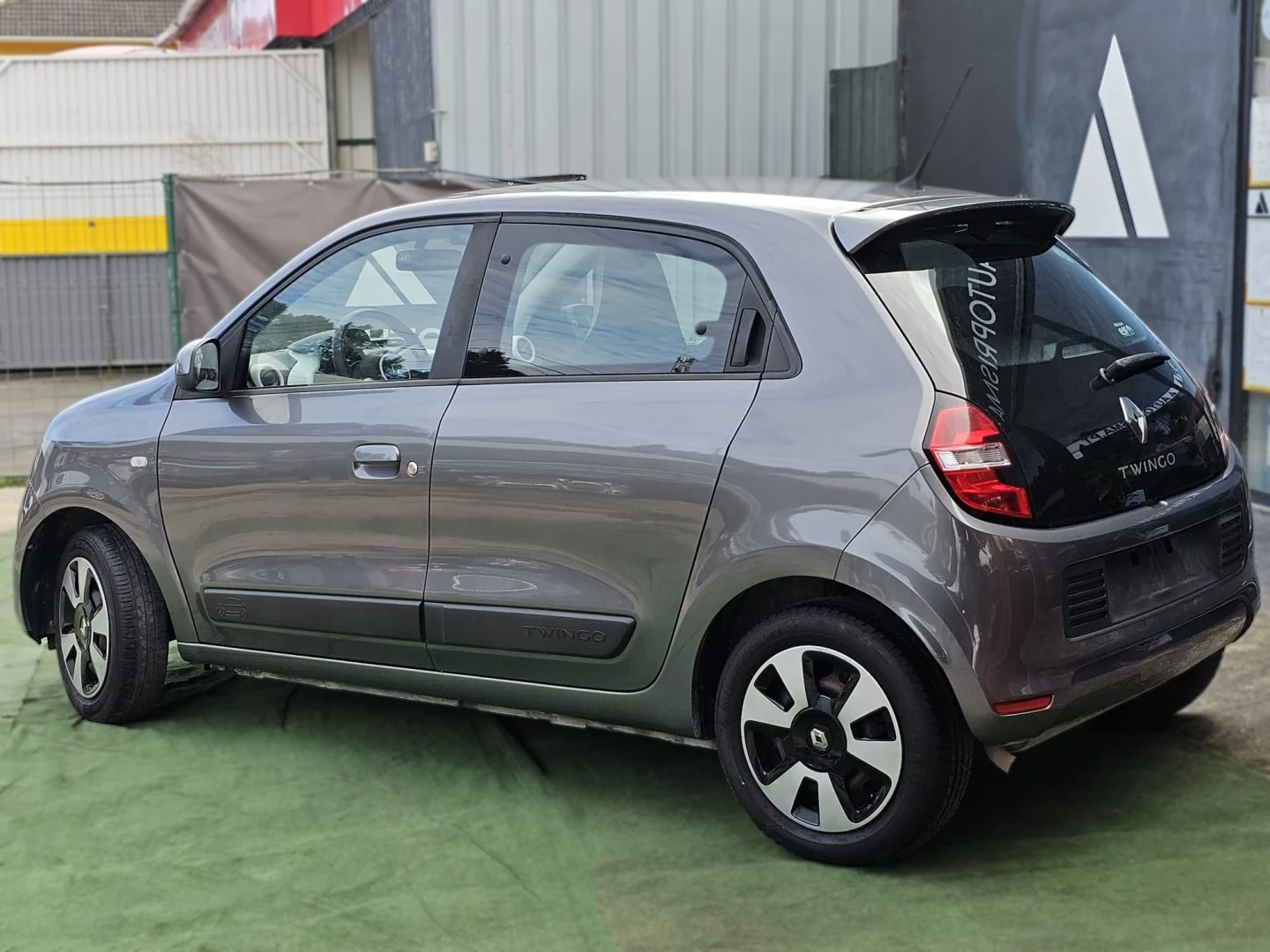Renault Twingo 1.0 SCe Night&amp;Day