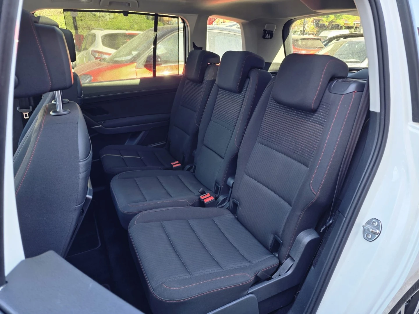 VW Touran 1.6 TDI R-Line DSG