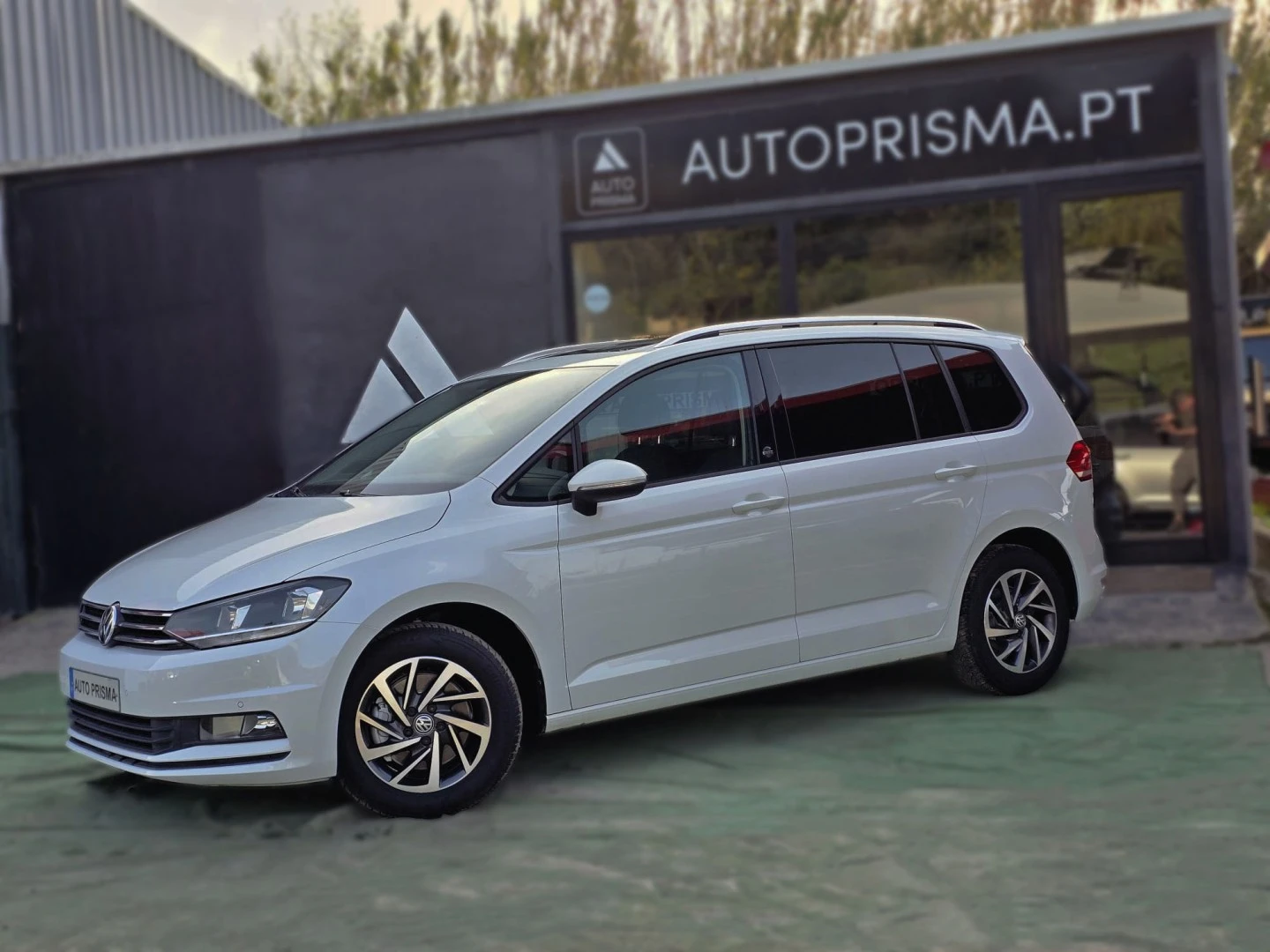 VW Touran 1.6 TDI R-Line DSG