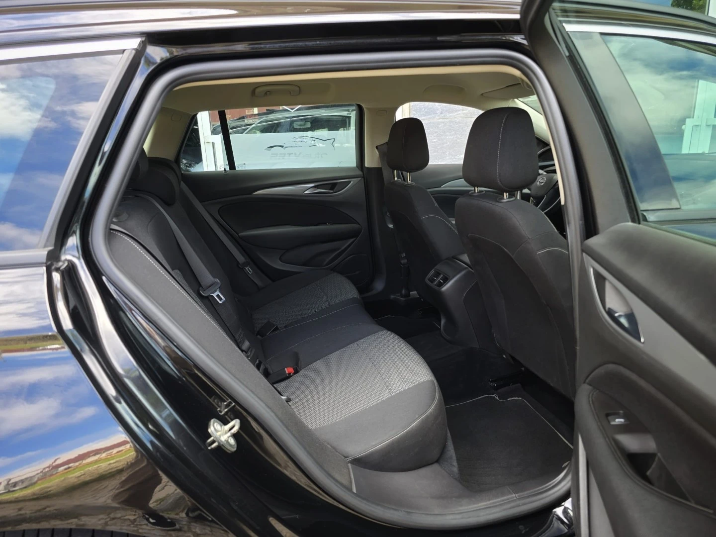 Opel Insignia Sports Tourer 1.6 CDTi Business Edition