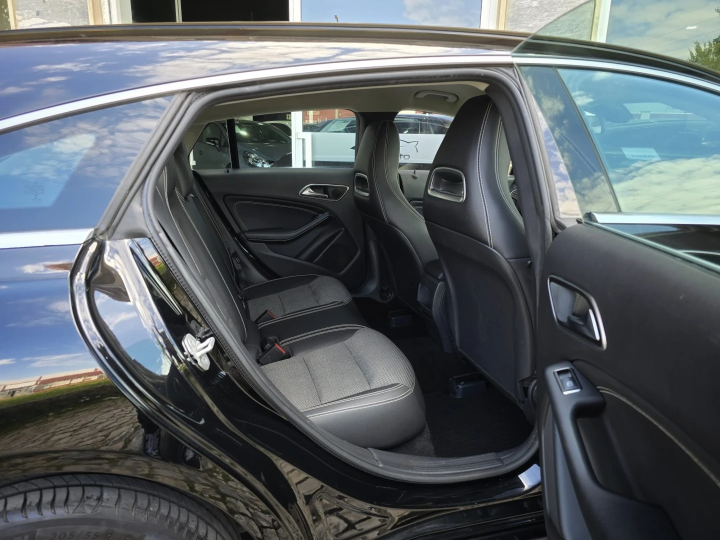 Mercedes-Benz CLA 180 d Shooting Brake