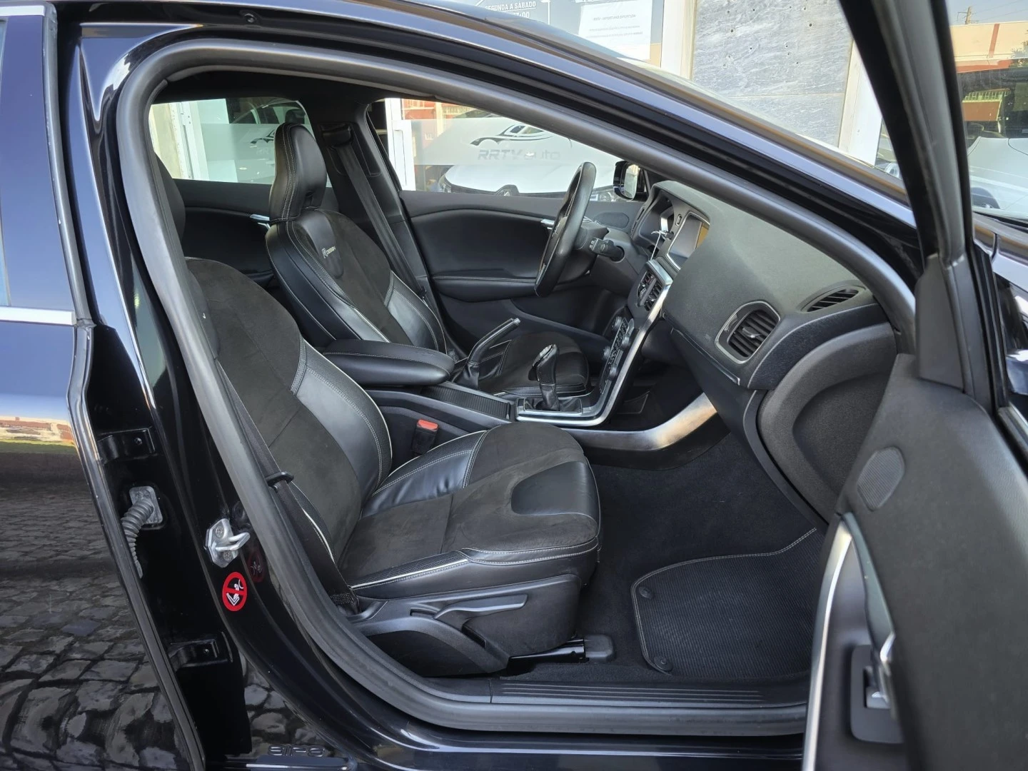 Volvo V40 D2 R Design