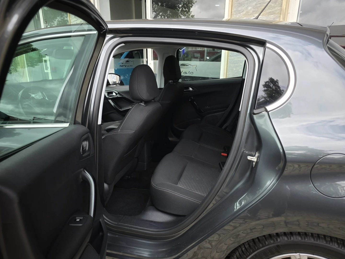 Peugeot 208 1.2 PureTech Allure EAT6