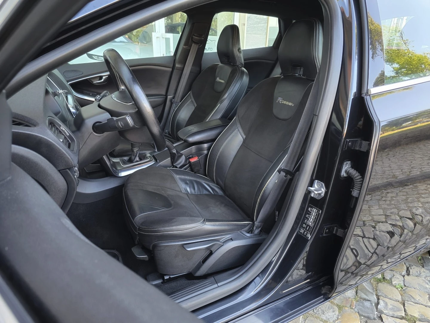 Volvo V40 D2 R Design