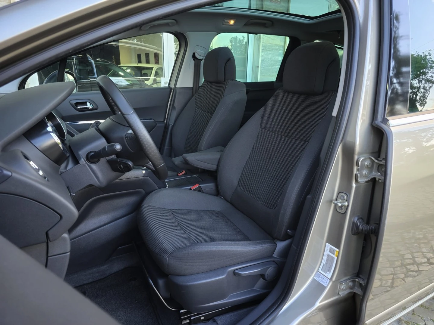 Peugeot 5008 1.6 BlueHDi Allure J17