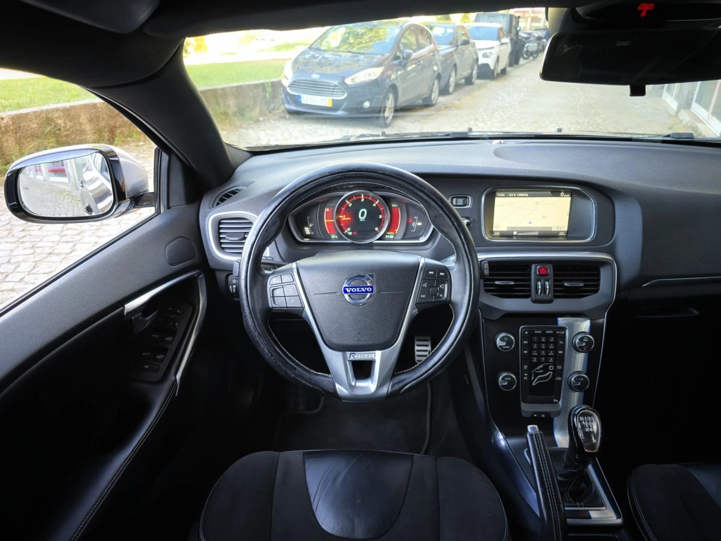 Volvo V40 D2 R Design