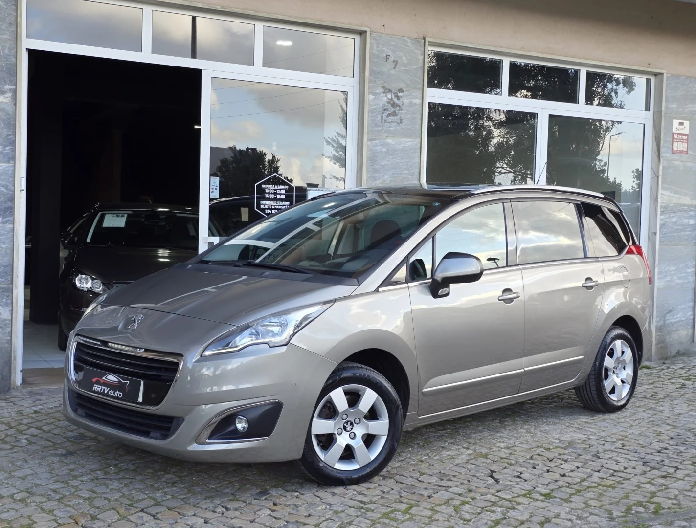 Peugeot 5008 1.6 BlueHDi Allure J17