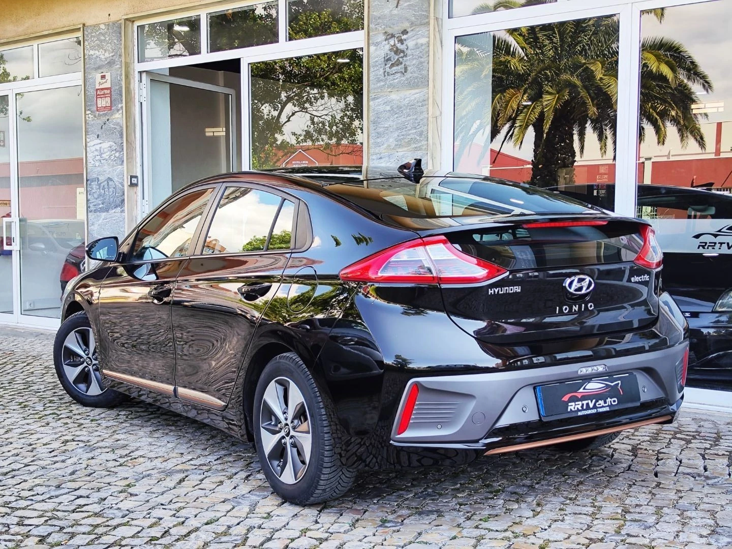 Hyundai Ioniq EV 28 kWh Electric Tech