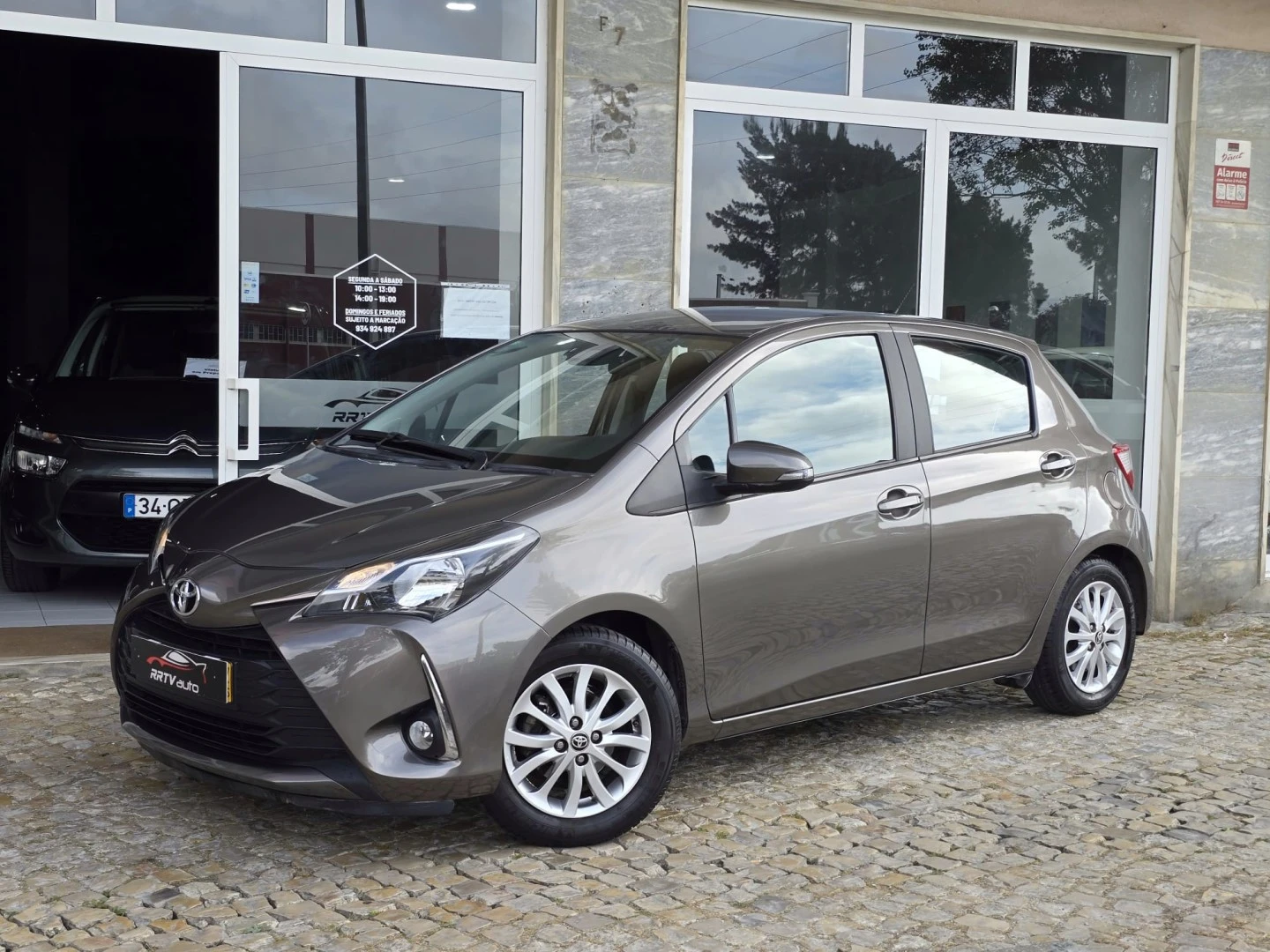 Toyota Yaris 1.0 VVT-i Comfort +PS Style+P.Techno