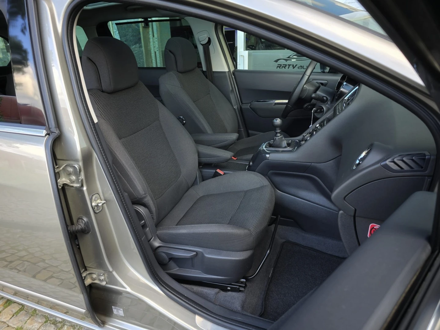 Peugeot 5008 1.6 BlueHDi Allure J17