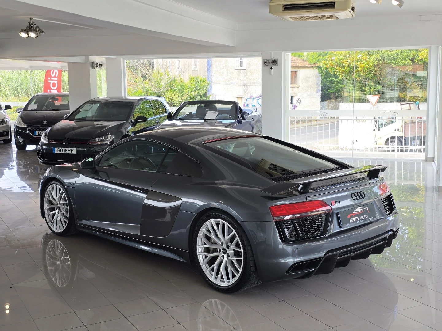 Audi R8 Coupé V10 plus 5.2 FSI quattro S tronic