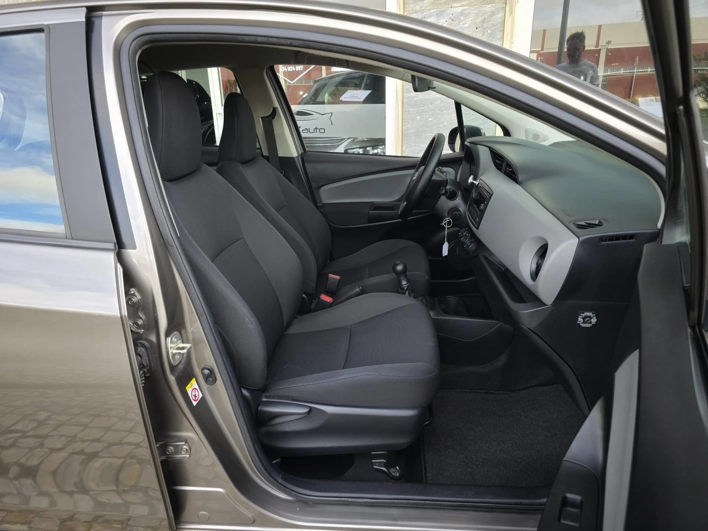Toyota Yaris 1.0 VVT-i Comfort +PS Style+P.Techno