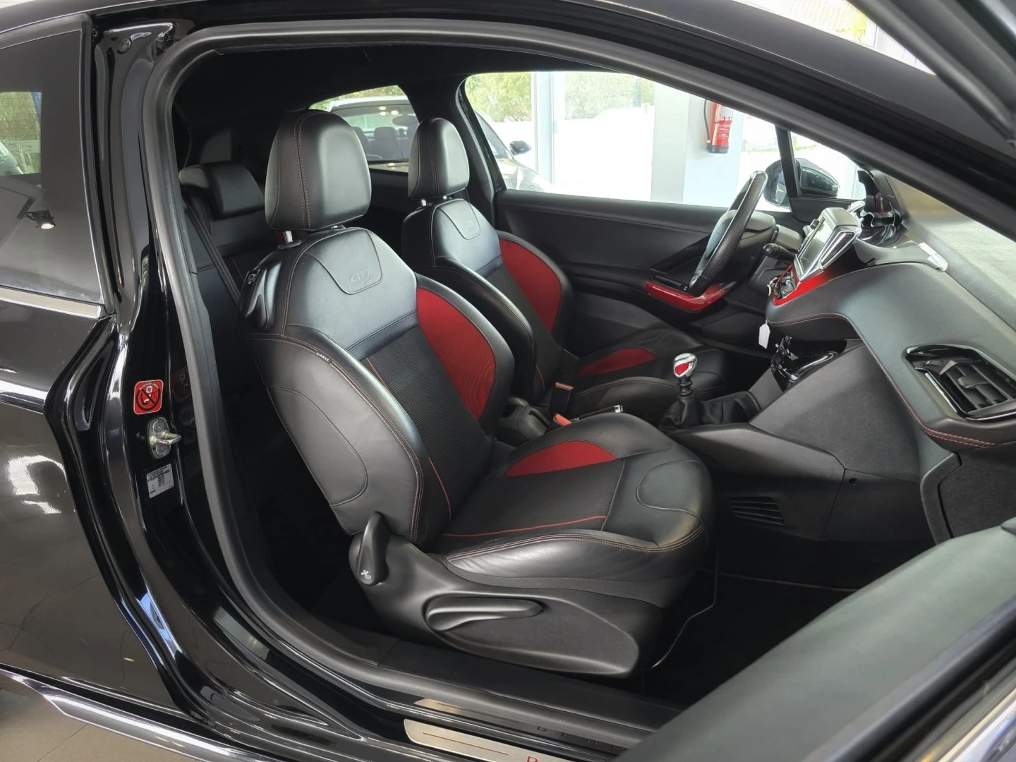 Peugeot 208 1.6 THP GTi