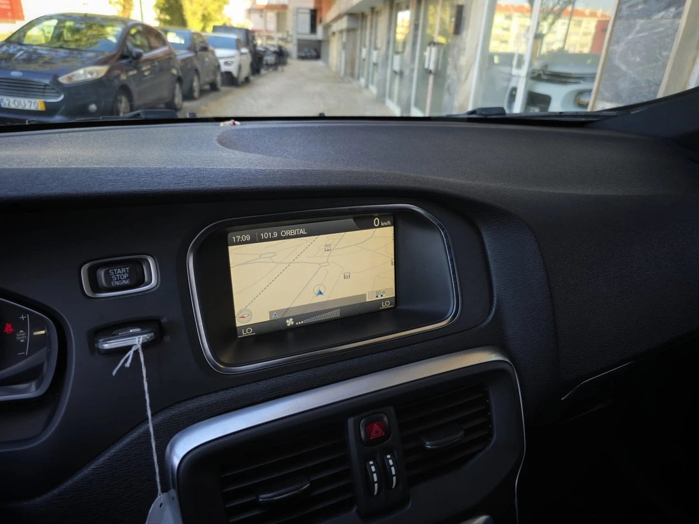 Volvo V40 D2 R Design