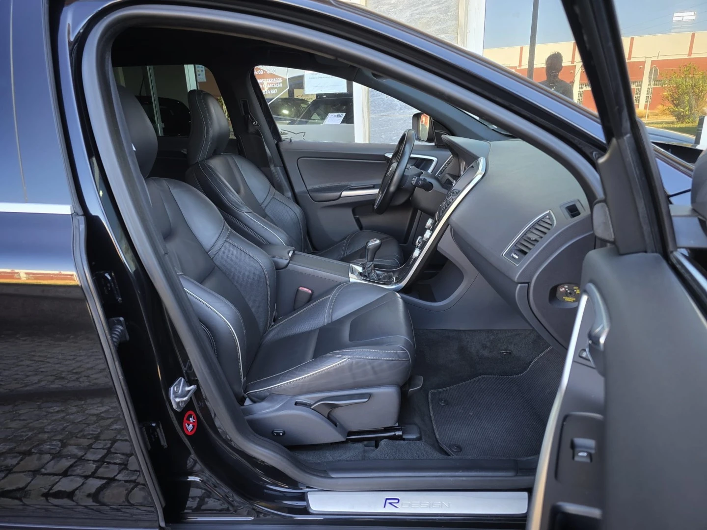 Volvo XC 60 2.0 D4 R-Design