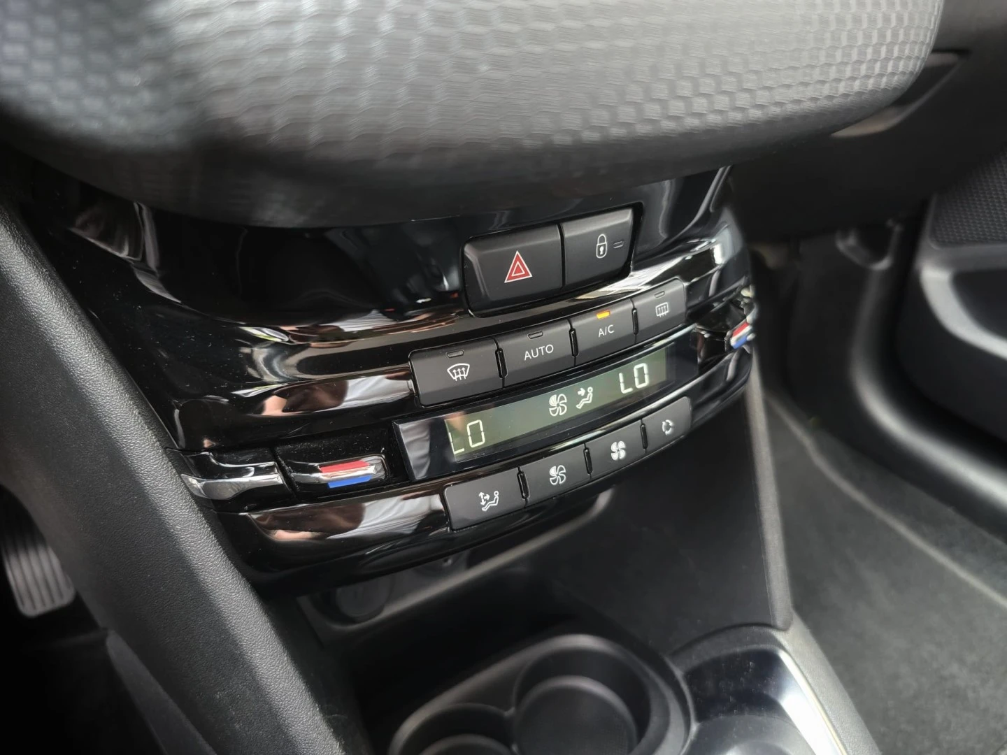 Peugeot 208 1.2 PureTech Allure EAT6
