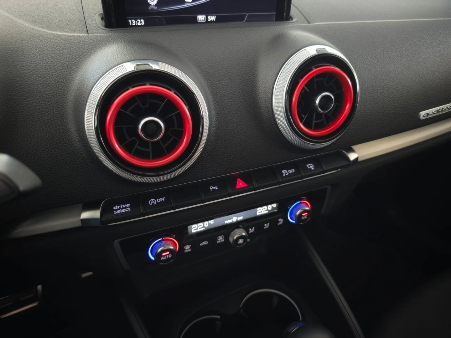 Audi S3 TFSI quattro S tronic