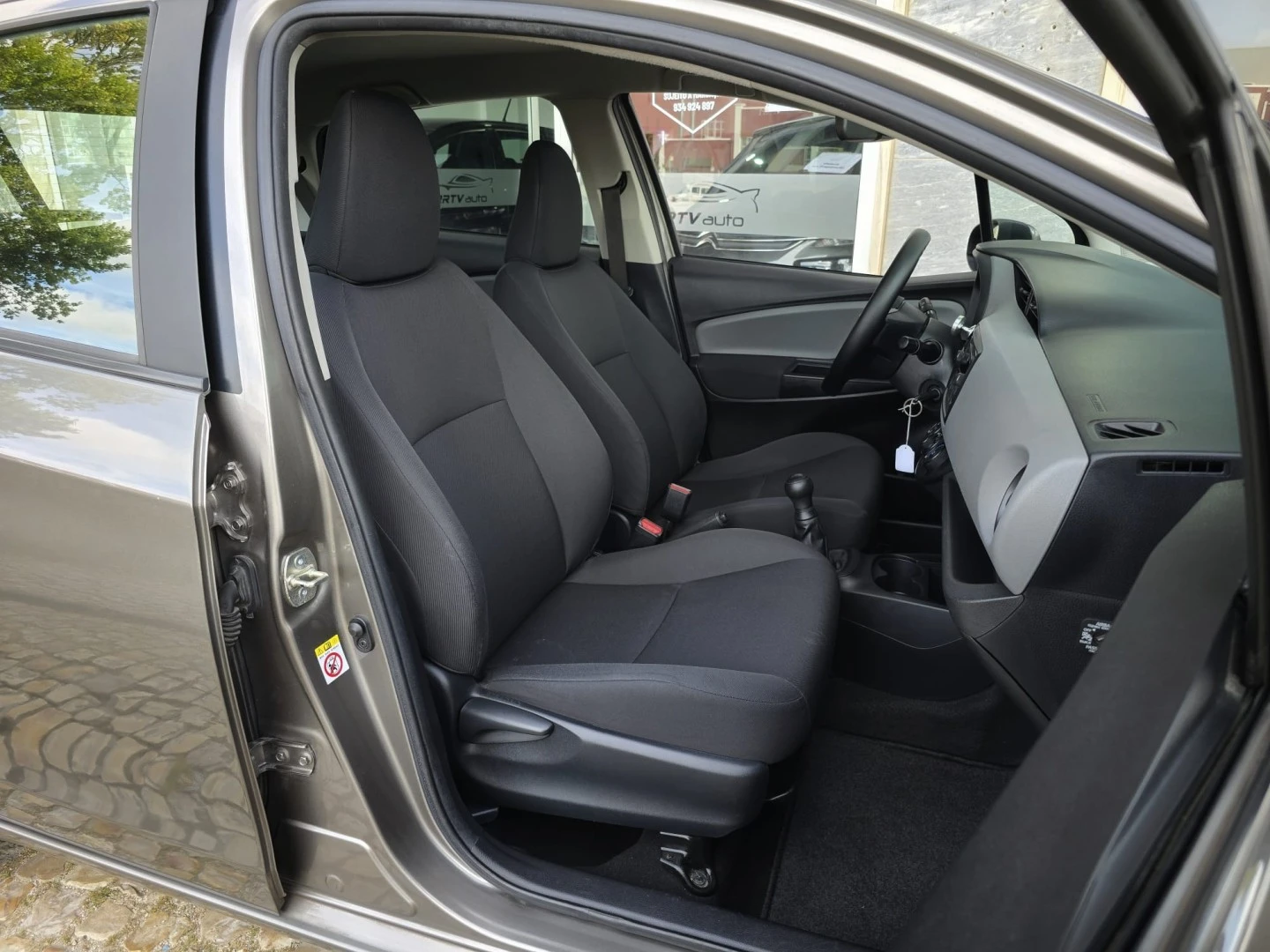 Toyota Yaris 1.0 VVT-i Comfort +PS Style+P.Techno