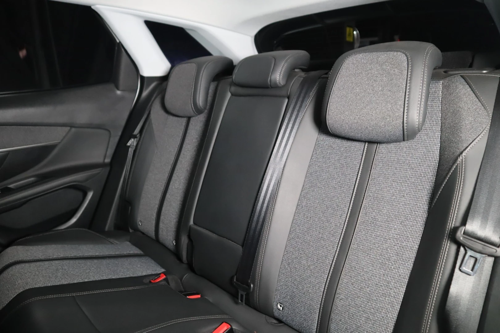 Peugeot 3008 1.6 Hybrid Allure Pack e-EAT8