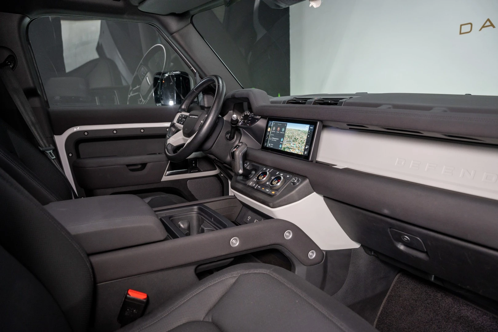 Land Rover Defender 3.0 D250 110 AWD X-Dynamic SE