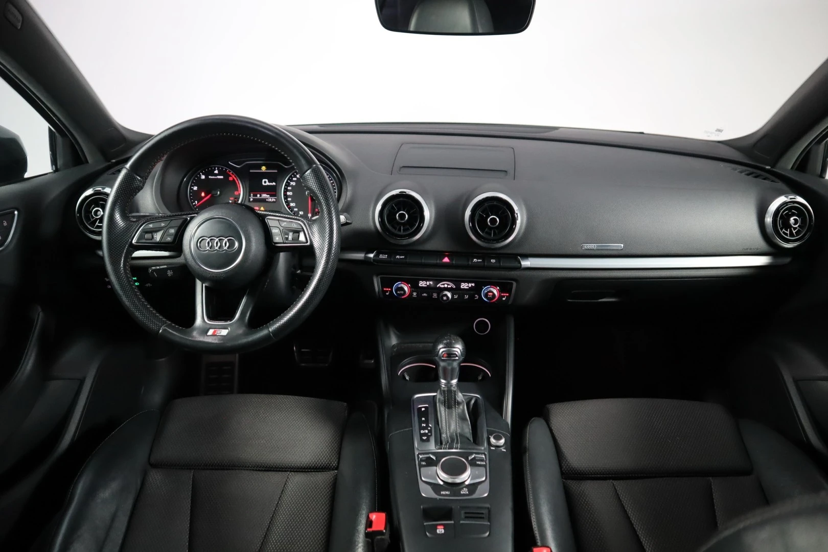Audi A3 Limousine 1.6 TDI S-line S tronic