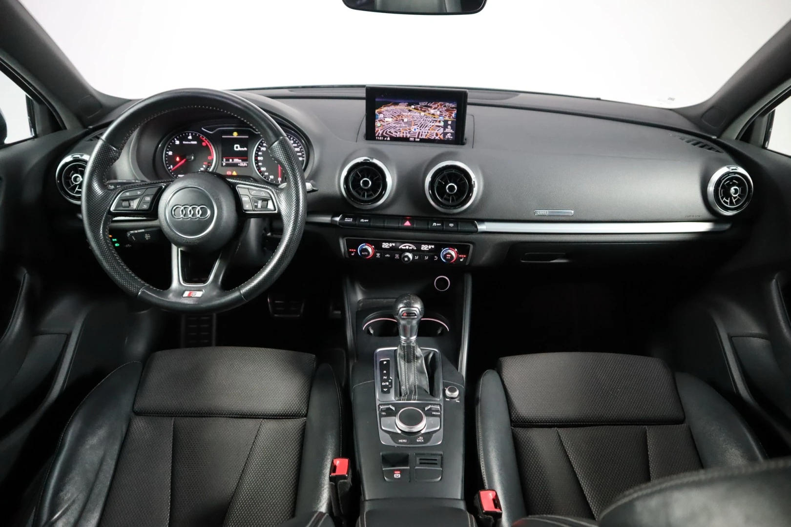Audi A3 Limousine 1.6 TDI S-line S tronic