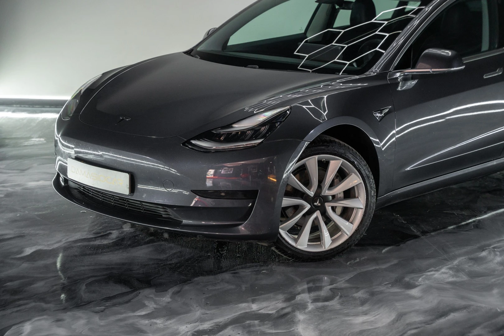 Tesla Model 3 Standard Range Plus RWD