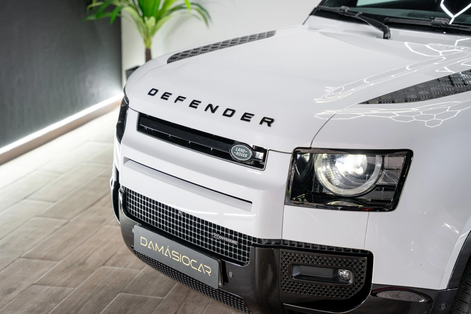 Land Rover Defender 3.0 D250 110 AWD X-Dynamic SE