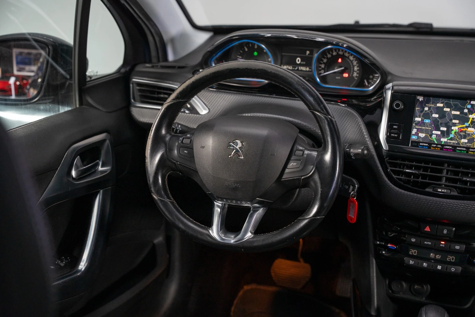 Peugeot 2008 1.5 BlueHDi Allure EAT6