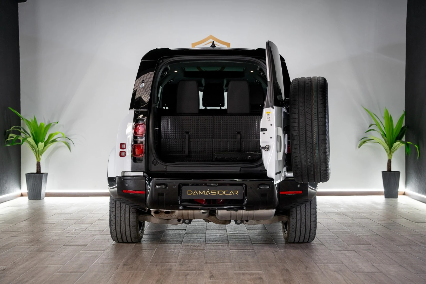 Land Rover Defender 3.0 D250 110 AWD X-Dynamic SE