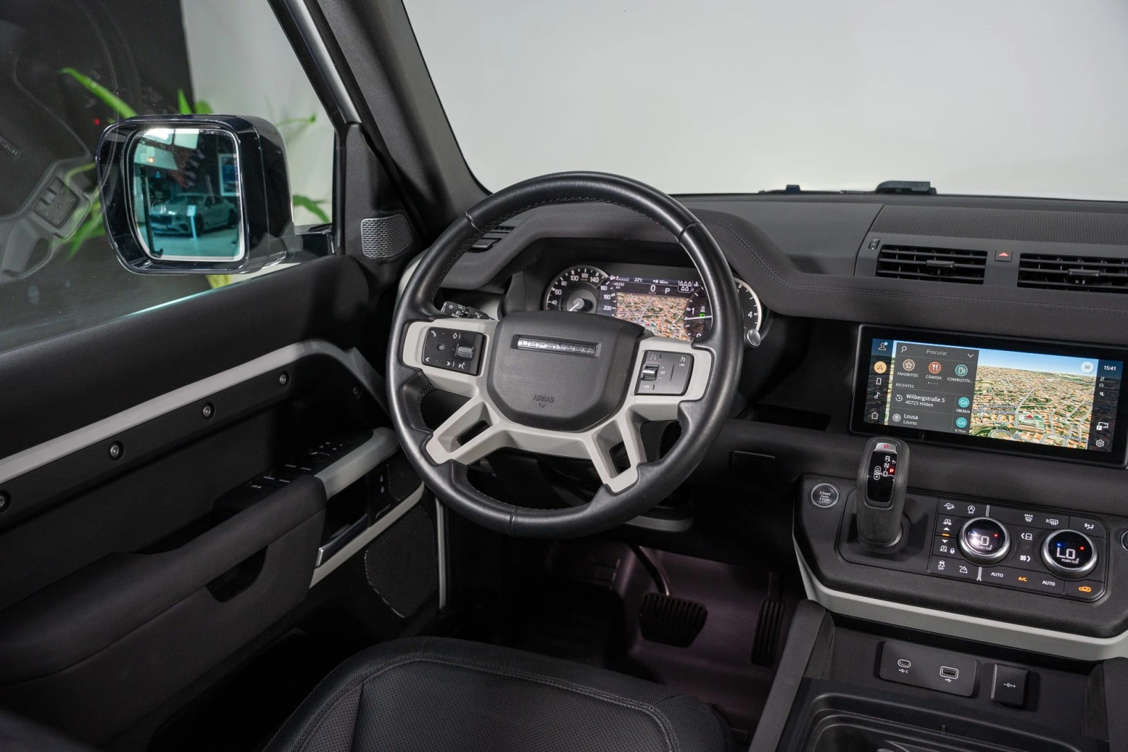 Land Rover Defender 3.0 D250 110 AWD X-Dynamic SE