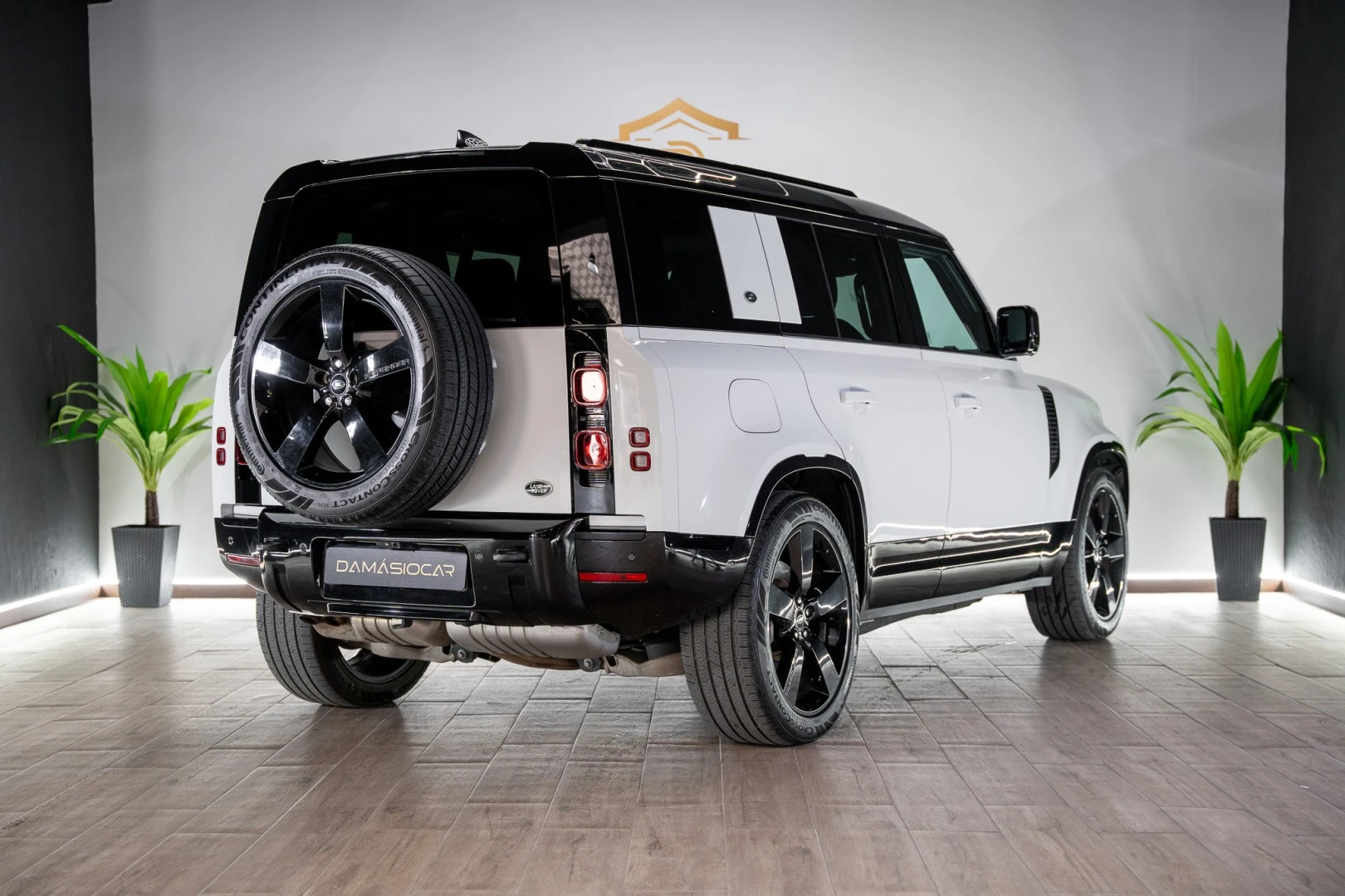 Land Rover Defender 3.0 D250 110 AWD X-Dynamic SE